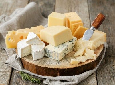 الجبن الرومي وبناء العضلات... تعرف على فوائد الجبن الرومي لبناء العضلات