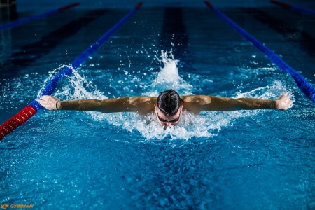 فوائد تمارين السباحة لكمال الأجسام